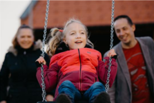 Vše o pěstounství na jedné adrese. Plzeňský kraj spustil web Pěstuj budoucnost